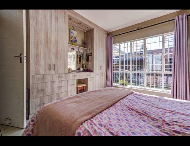 3 BEDROOM TOWNHOUSE FOR SALE IN EDLEEN